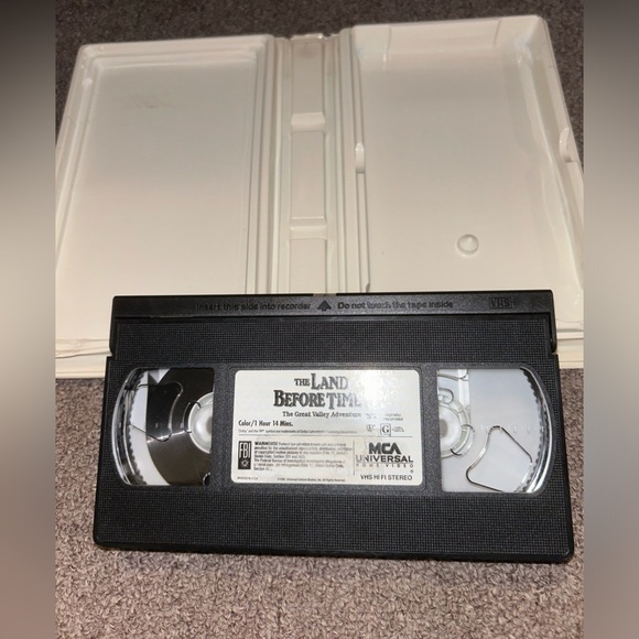 Vintage VHS Movies - The Land Before Time Lot Of 5 VHS Videos In Clamshells - Picture 5 of 13